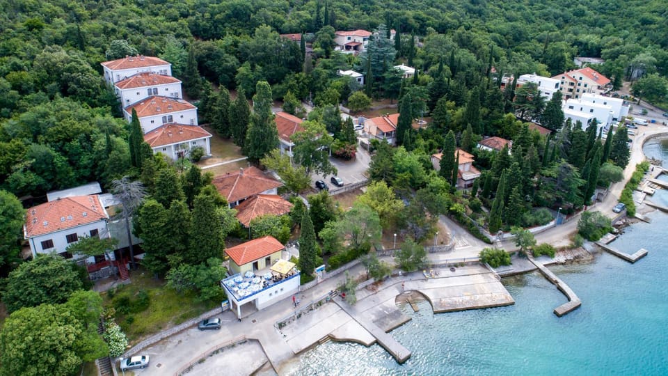 Property building, Bird's eye view, Beach