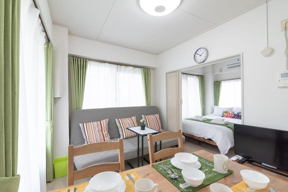 Bed, Living room, Photo of the whole room, Seating area
