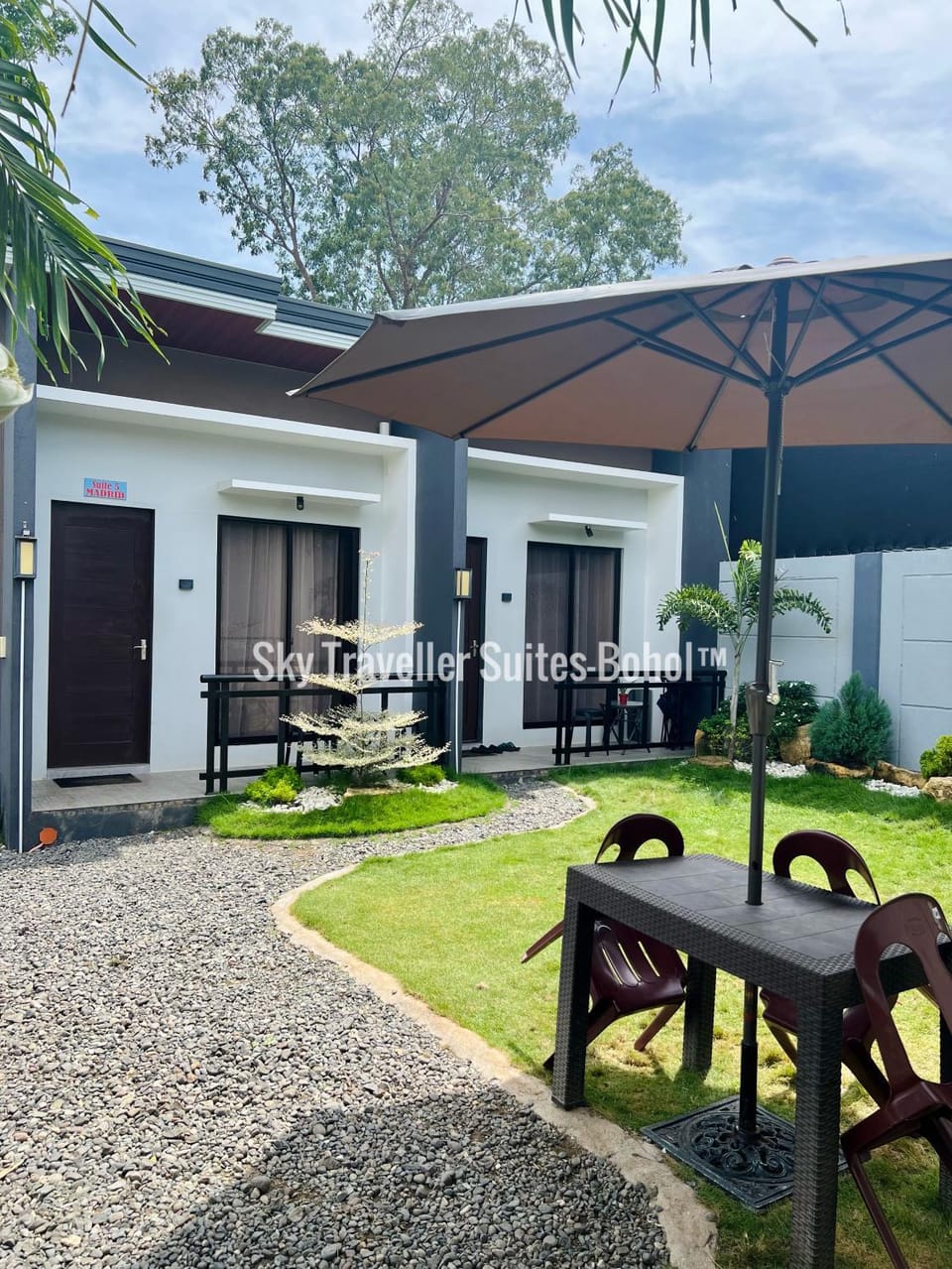 Property building, Patio, Garden, Garden, View (from property/room), Balcony/Terrace, Garden view