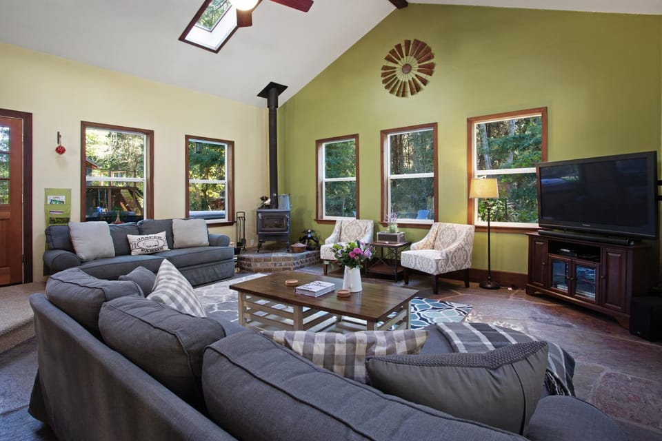 Tree-lined Home with Hot Tub Firepit & Large Yard House in Fort Bragg