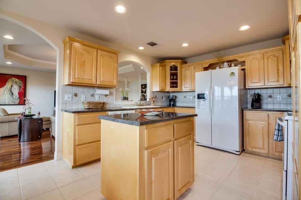Kitchen or kitchenette, kitchen
