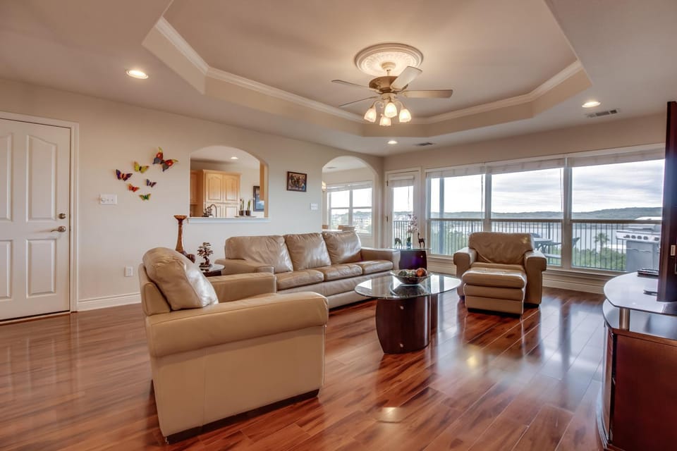 High View Retreat House in Lago Vista