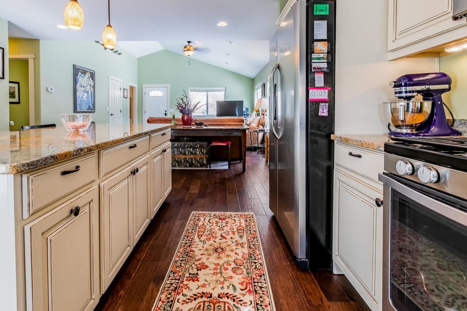 Bigfork Lake Getaway House in Woods Bay