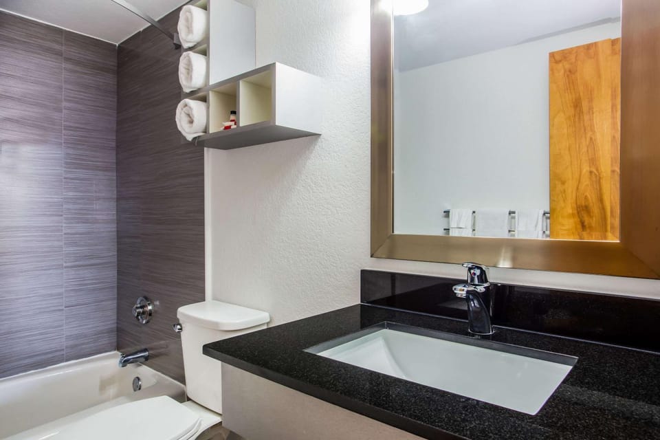 Bathroom, Photo of the whole room, On site