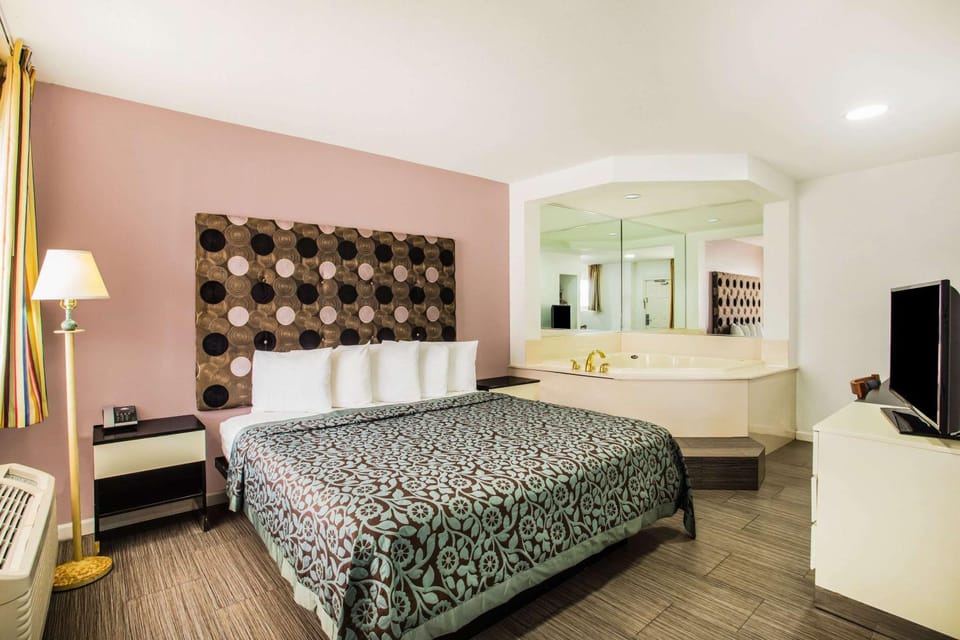 Photo of the whole room, On site