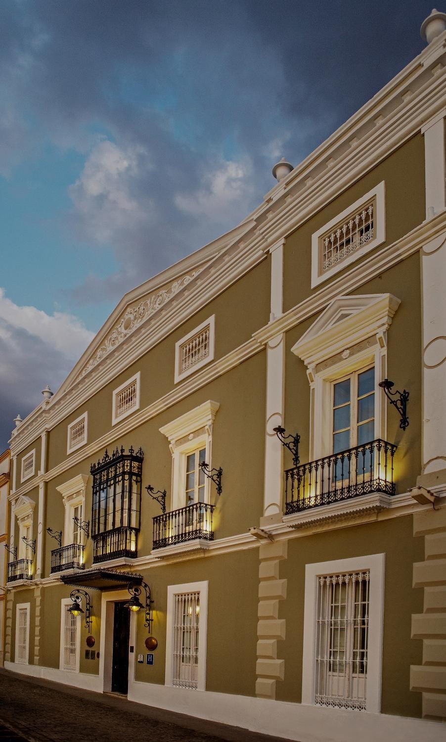 Property building, Facade/entrance