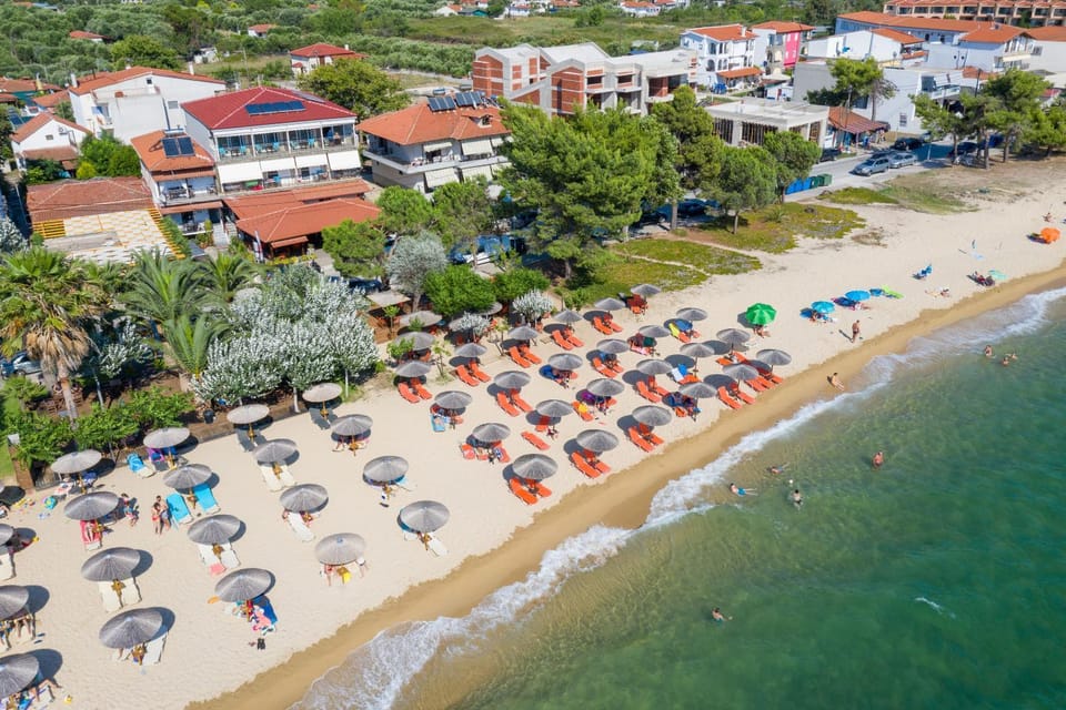 Sunset Studios - Suites with Seaview & Back Side Apartements Apartment in Halkidiki