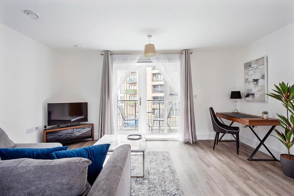 Deanery Court Vittrum Suites Apartment in Southampton