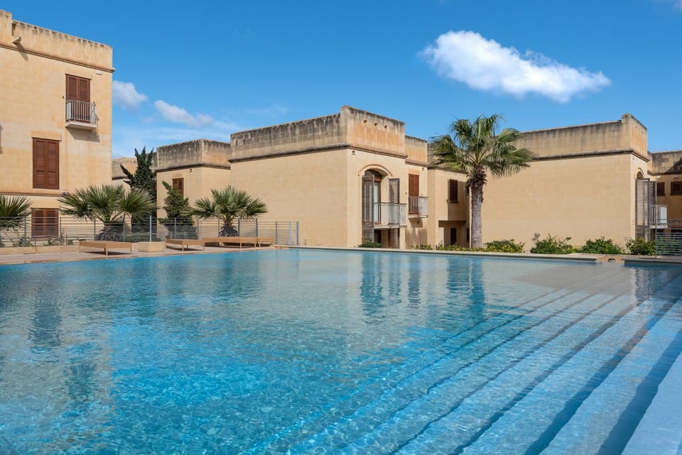 Harbour Views Duplex Maisonette with Jacuzzi Hot tub House in Malta