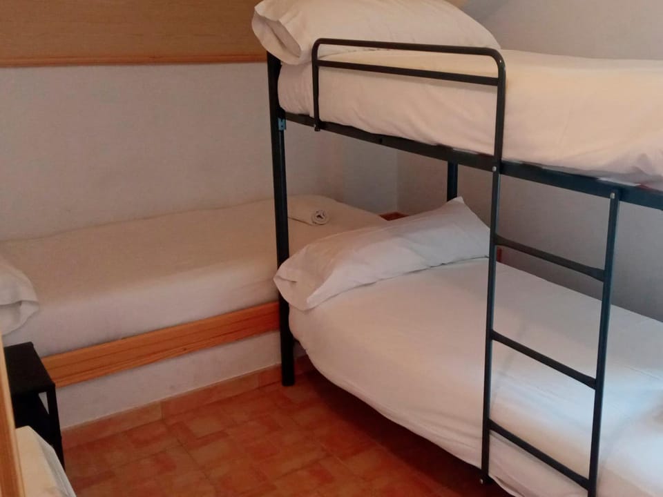 Bed, Photo of the whole room, Bedroom, bunk bed