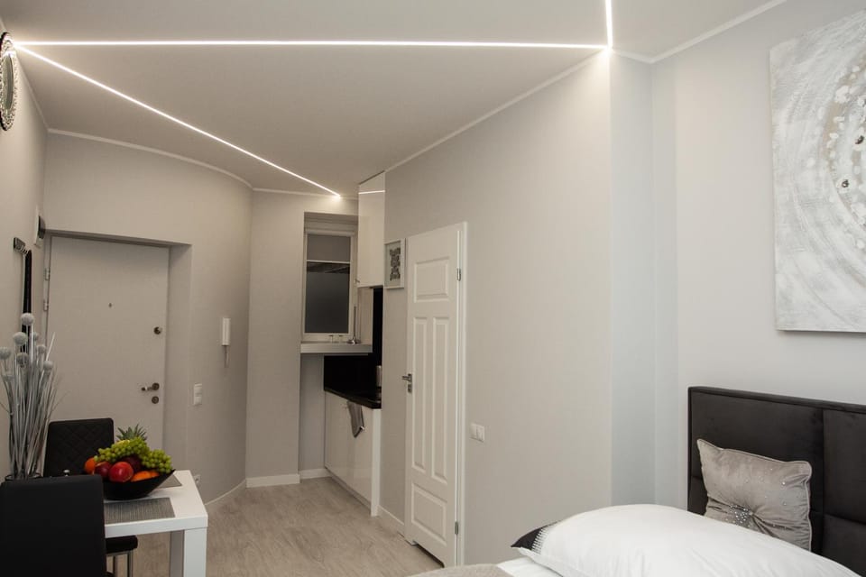 Bed, TV and multimedia, Kitchen or kitchenette, Photo of the whole room