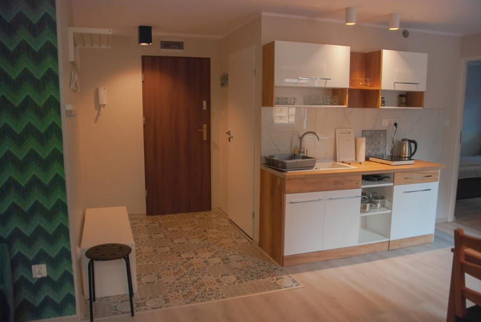 Apartamenty Szczawno-Zdrój - Boczna 5a Bed and Breakfast in Lower Silesian Voivodeship