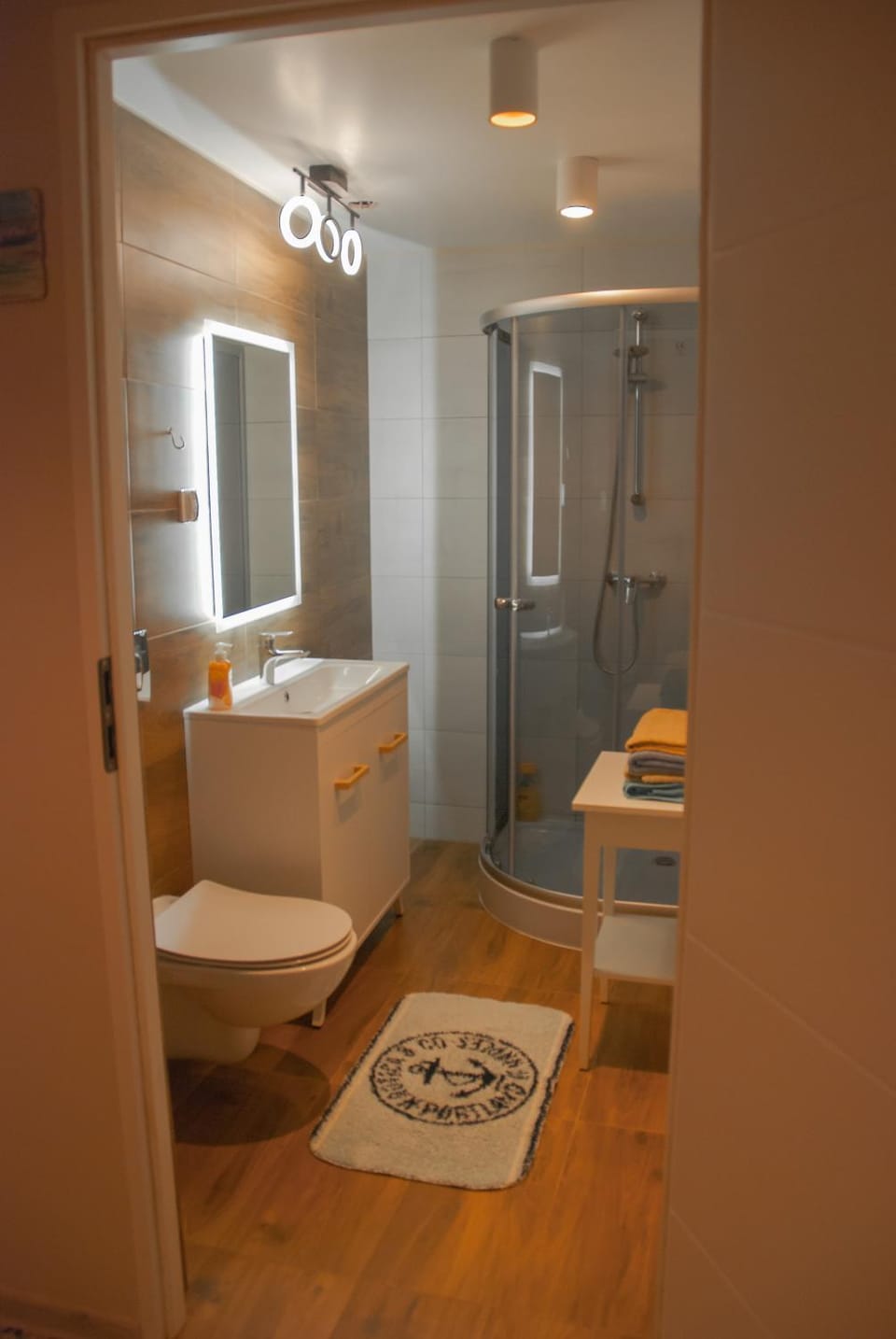 Apartamenty Szczawno-Zdrój - Boczna 5a Bed and Breakfast in Lower Silesian Voivodeship