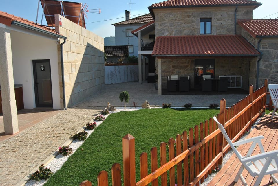 Property building, Facade/entrance, Balcony/Terrace, Swimming pool