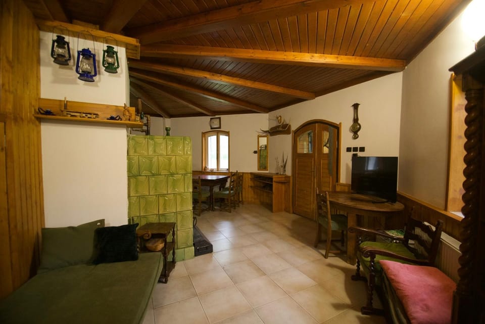 Communal lounge/ TV room, TV and multimedia, Living room