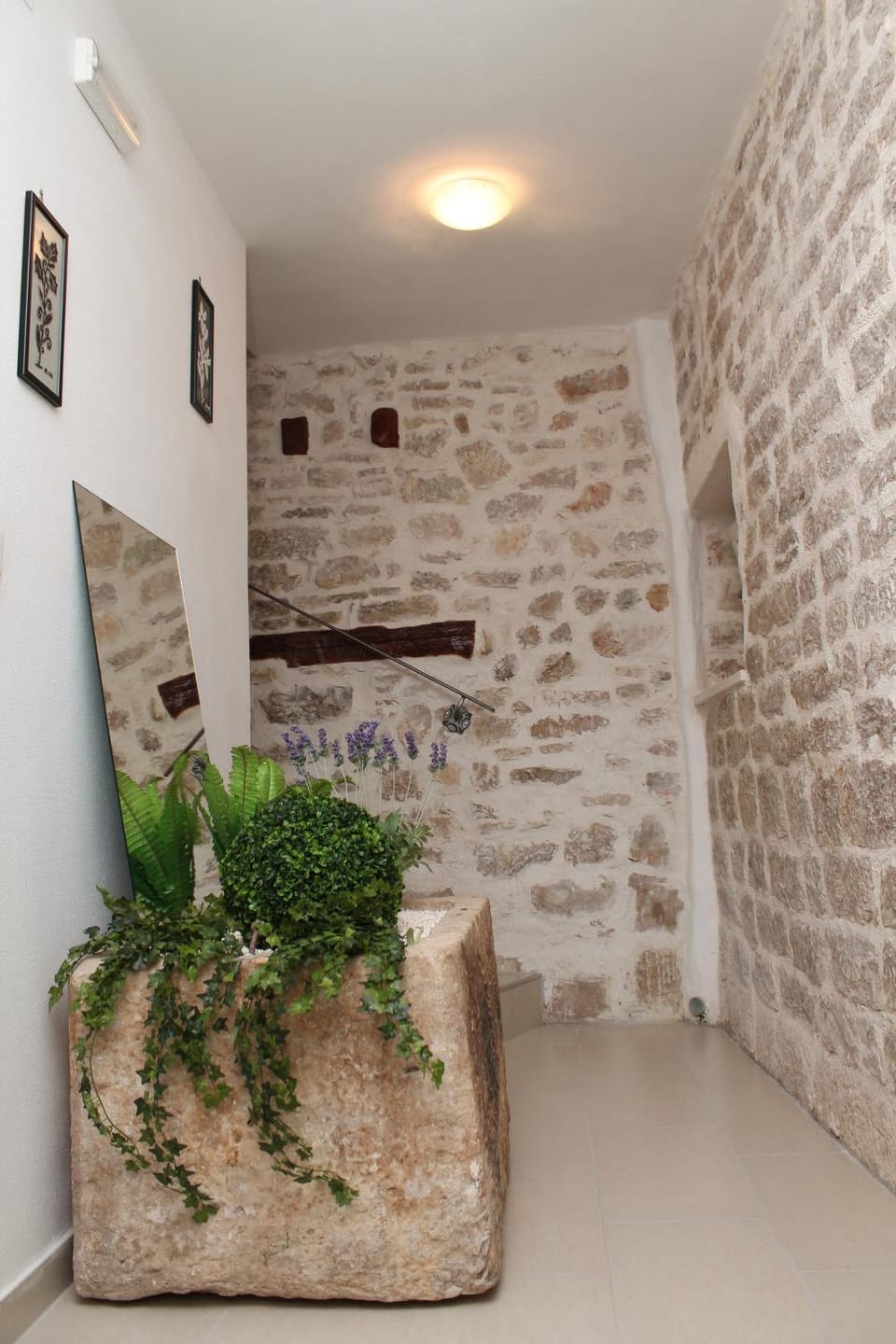 Lobby or reception, Decorative detail
