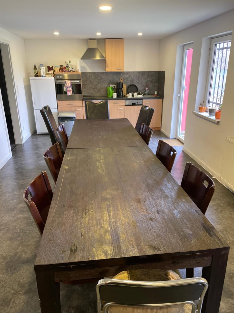 Kitchen or kitchenette, Dining area