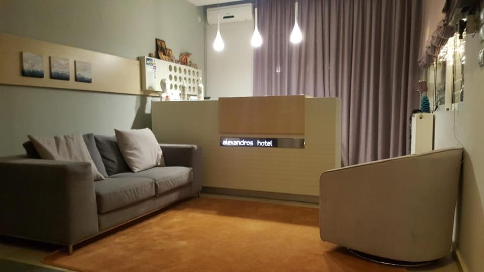 Property building, TV and multimedia, Living room, Lobby or reception, Seating area