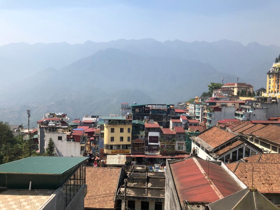 Property building, Day, Neighbourhood, Natural landscape, Bird's eye view, City view, Mountain view, Location
