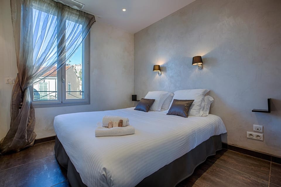 Bed, Day, Summer, View (from property/room), View (from property/room), Photo of the whole room, Bedroom, children, children, group of guests, group of guests, Family, Family