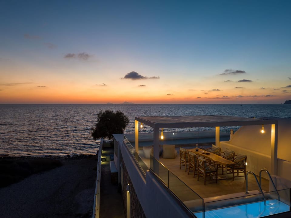 View (from property/room), Balcony/Terrace, Dining area, Sea view, Sunset