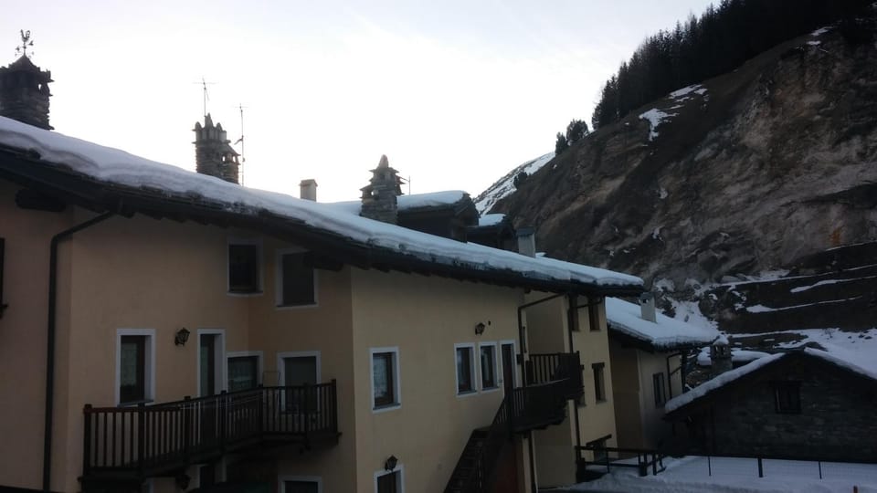 Property building, Winter