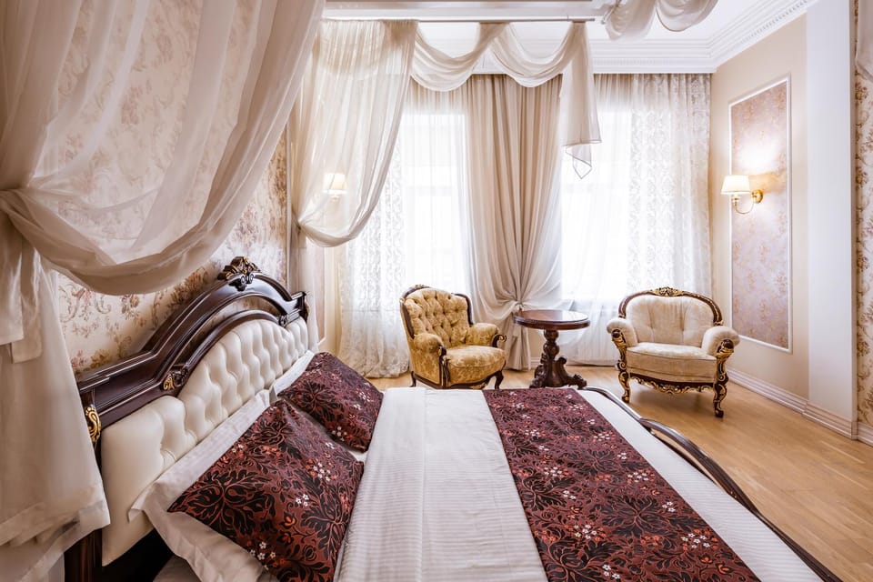 Photo of the whole room, Bedroom