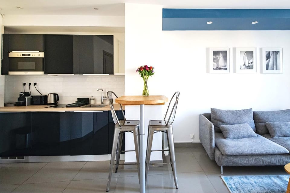 Kitchen or kitchenette, kitchen