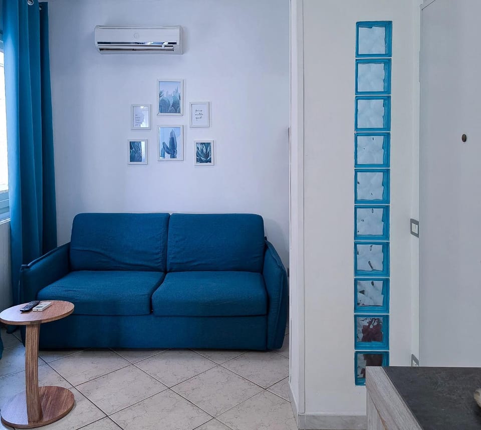 Living room, air conditioner