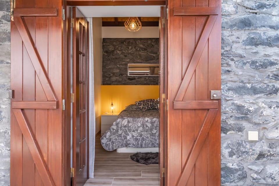 Recanto Jardim Do Mar House in Madeira District