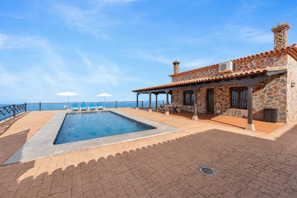 CERCADO DEL MEDIO, CHALET con PISCINA PRIVADA Villa in Canary Islands