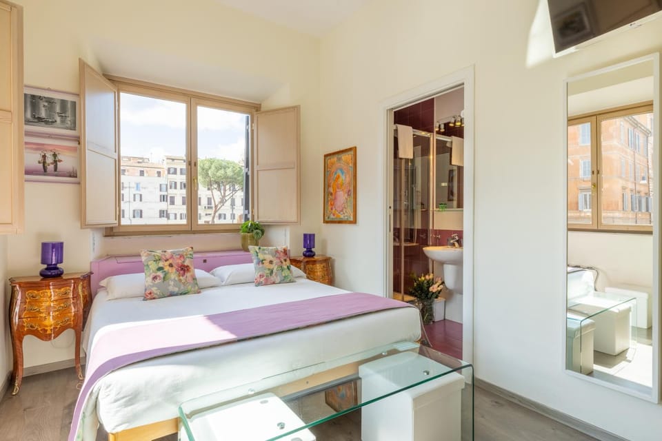 Photo of the whole room, Bedroom, Landmark view