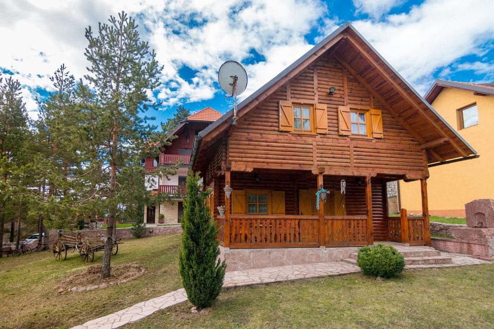 Rajska koliba House in Zlatibor District, Serbia