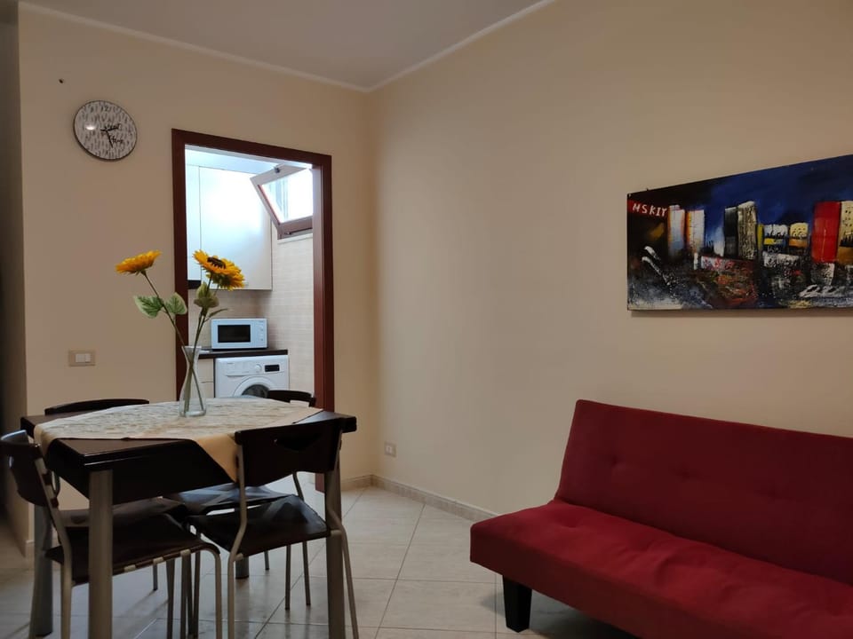 Communal lounge/ TV room, TV and multimedia, Living room, Seating area, Dining area, air conditioner