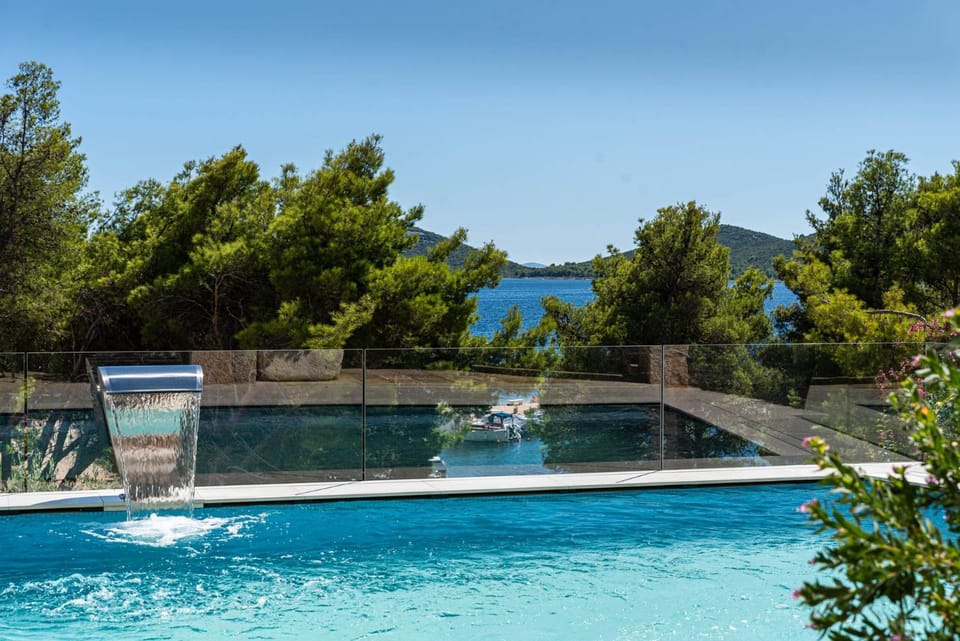 Sea view, Swimming pool