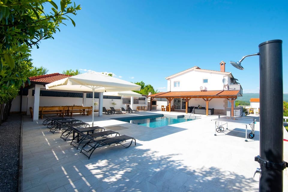 Vacation villa Matic with 7 bedrooms Villa in Split-Dalmatia County