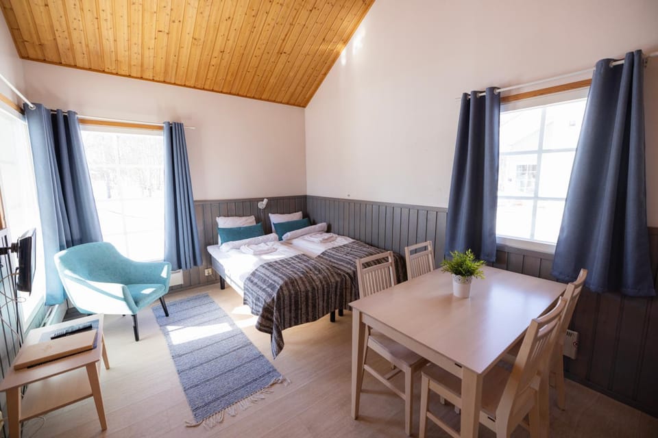 Bed, Living room, Photo of the whole room, Seating area, Dining area, Bedroom, hair dresser