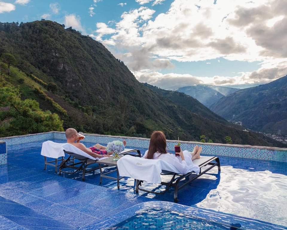 Mountain view, Pool view, Swimming pool, sunbed