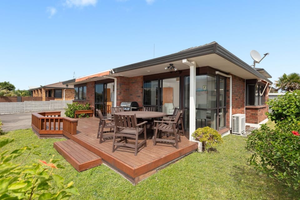 Patio, Garden, Dining area, Garden view