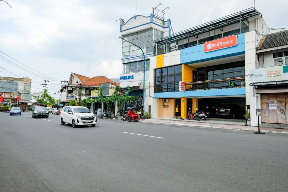 Facade/entrance