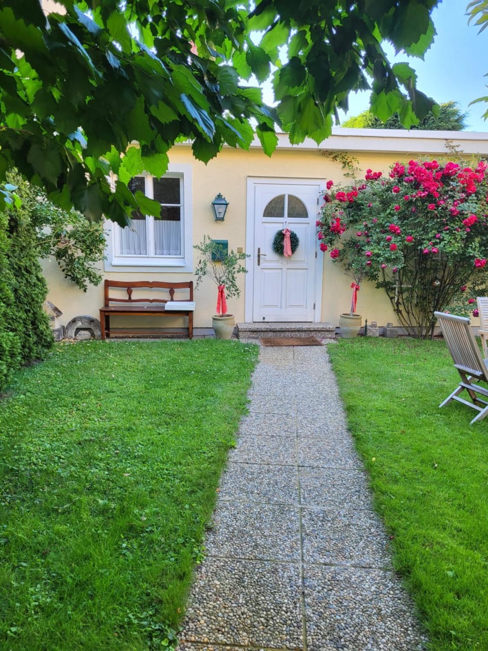 Property building, Patio, Day, Garden