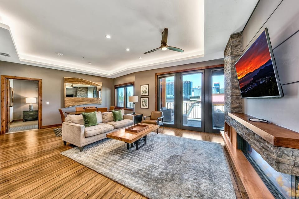 Luxury 2Br Residence Steps From Heavenly Village & Gondola Condo Apartment in Stateline