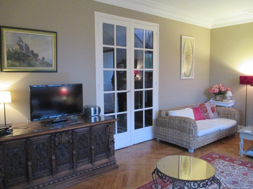 Communal lounge/ TV room