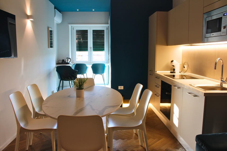 Kitchen or kitchenette, Dining area, kitchen