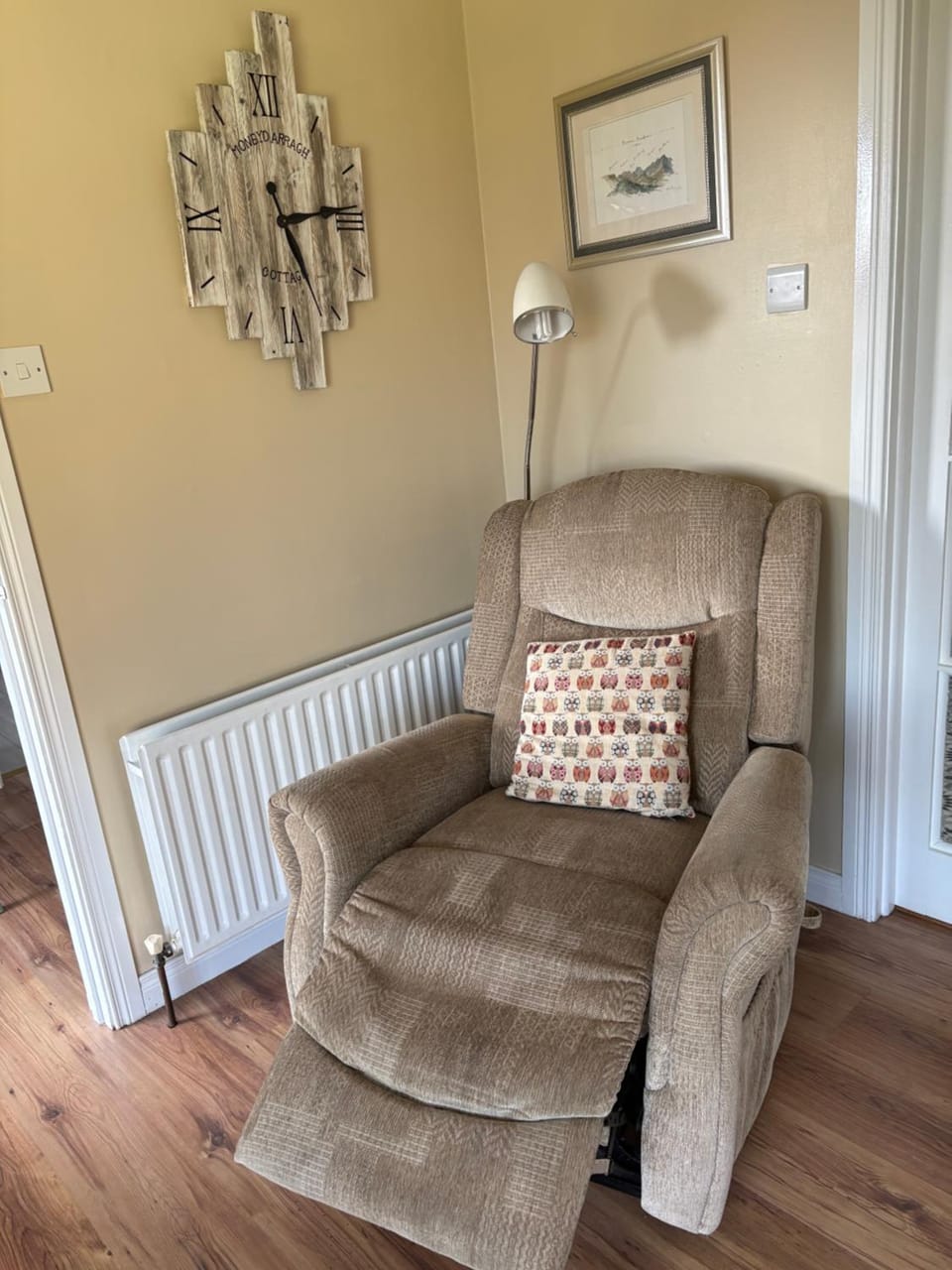 Moneydarragh Cottage with uninterrupted mountain and sea views- Hot tub available for hire at extra cost House in Northern Ireland