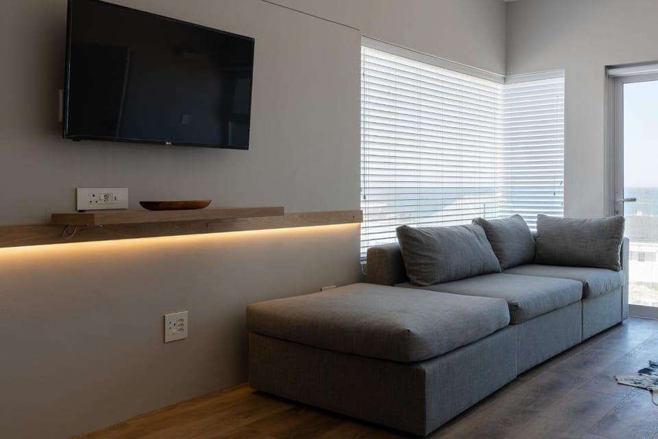 TV and multimedia, Seating area