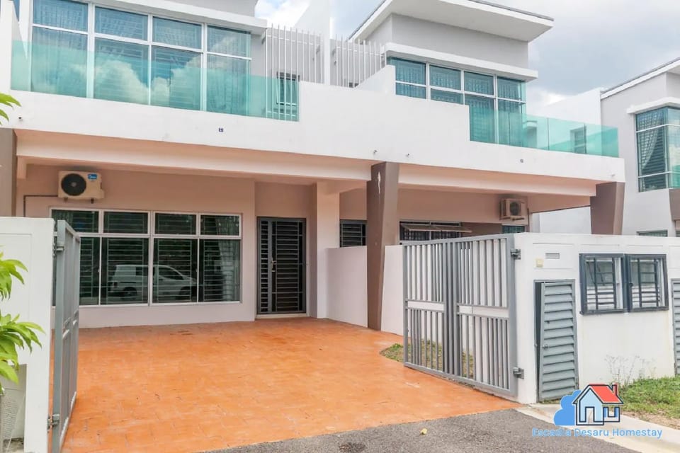 Property building, Facade/entrance, Lobby or reception, Parking