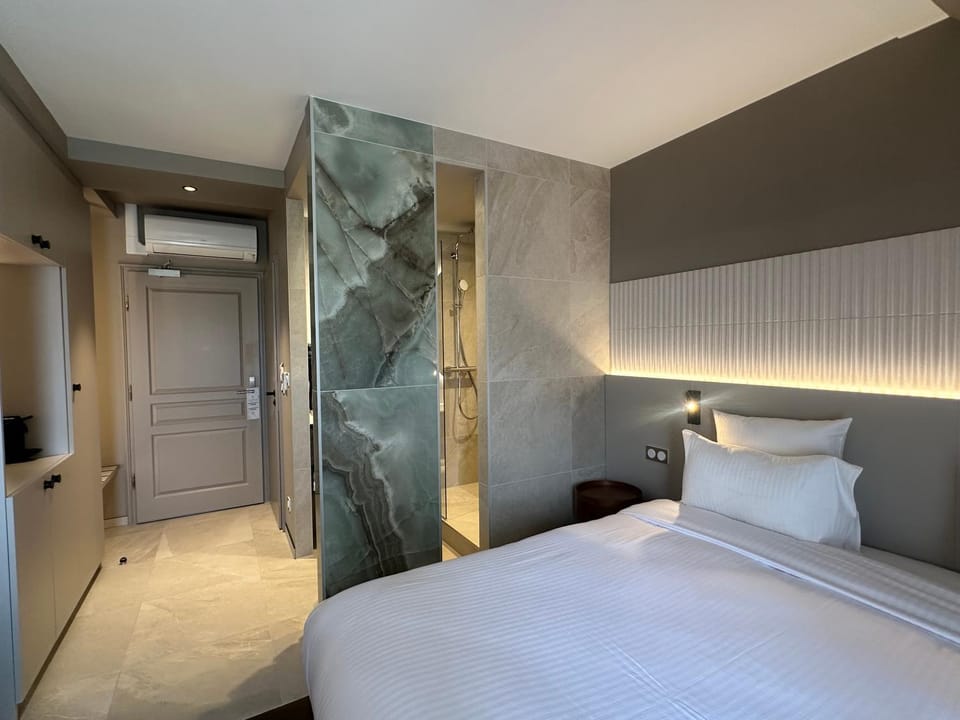 Bedroom, Garden view