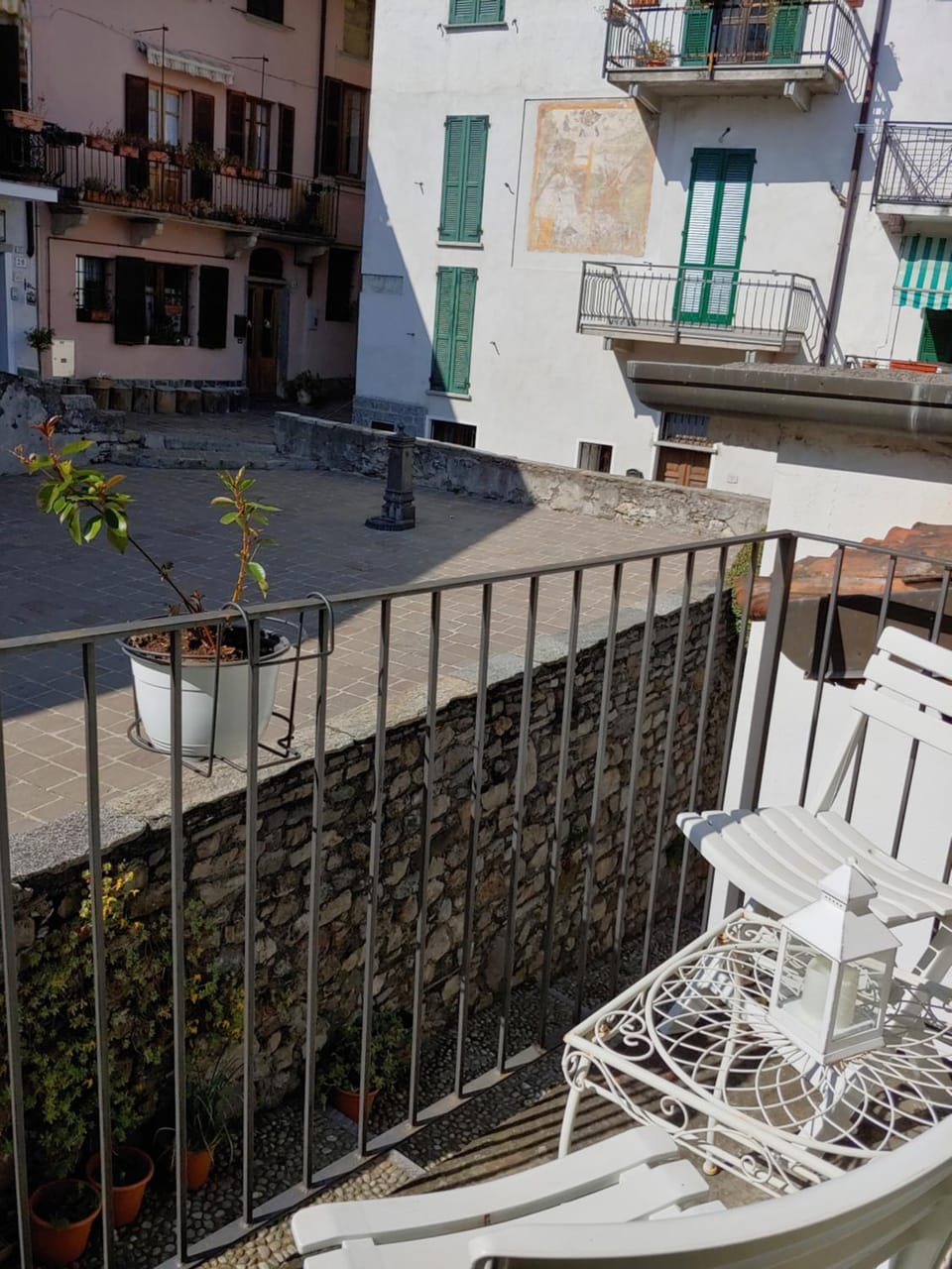 Facade/entrance, Balcony/Terrace, Landmark view