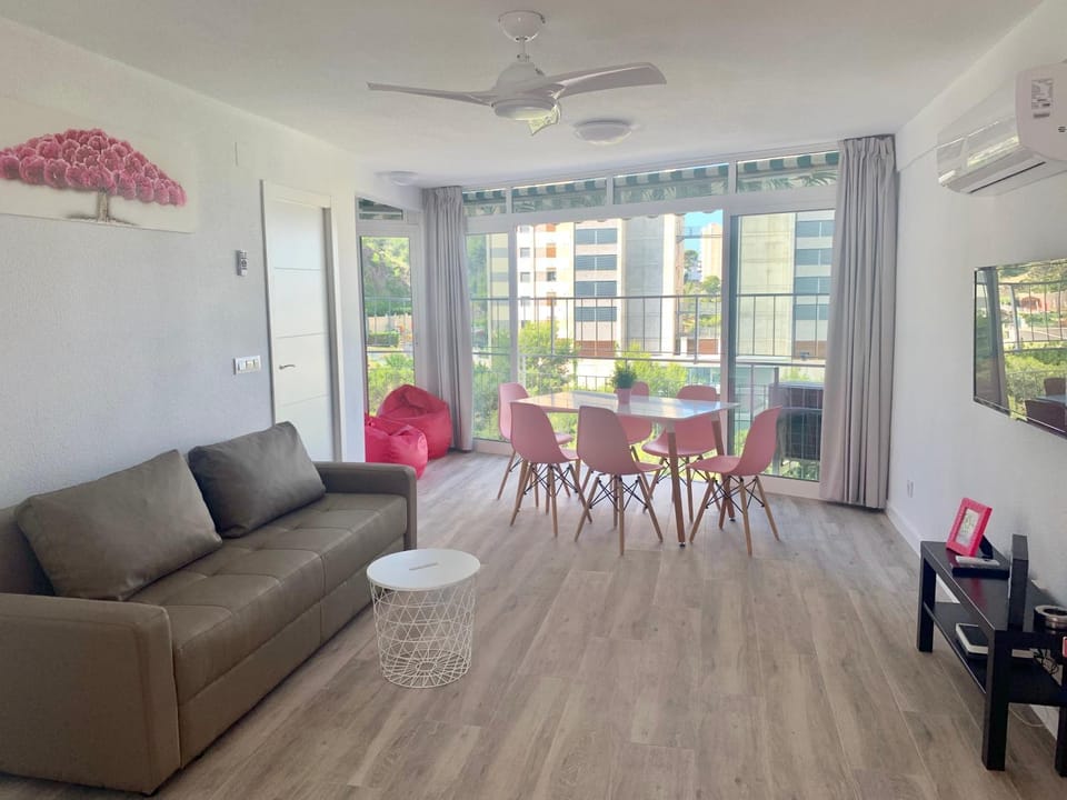 Communal lounge/ TV room, Living room, Lounge or bar, Dining area